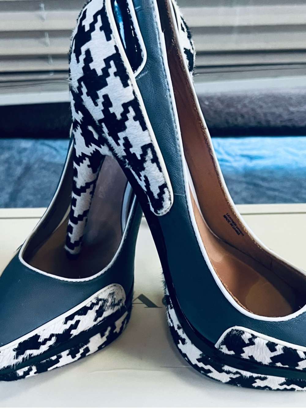 Women's Black and White Houndstooth Platform Pumps - Picture 3 of 12